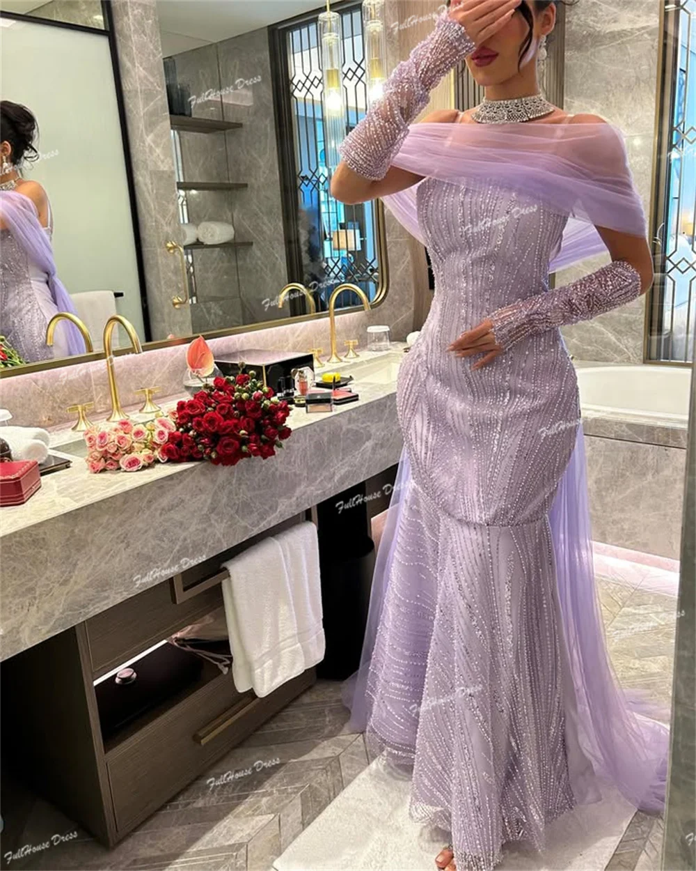 فستان سهرة فاخر مصنوع حسب الطلب بياقة قارب مطرز بالخرز بدون ظهر بطول الأرض مع فستان سعودي بأكمام 3/4