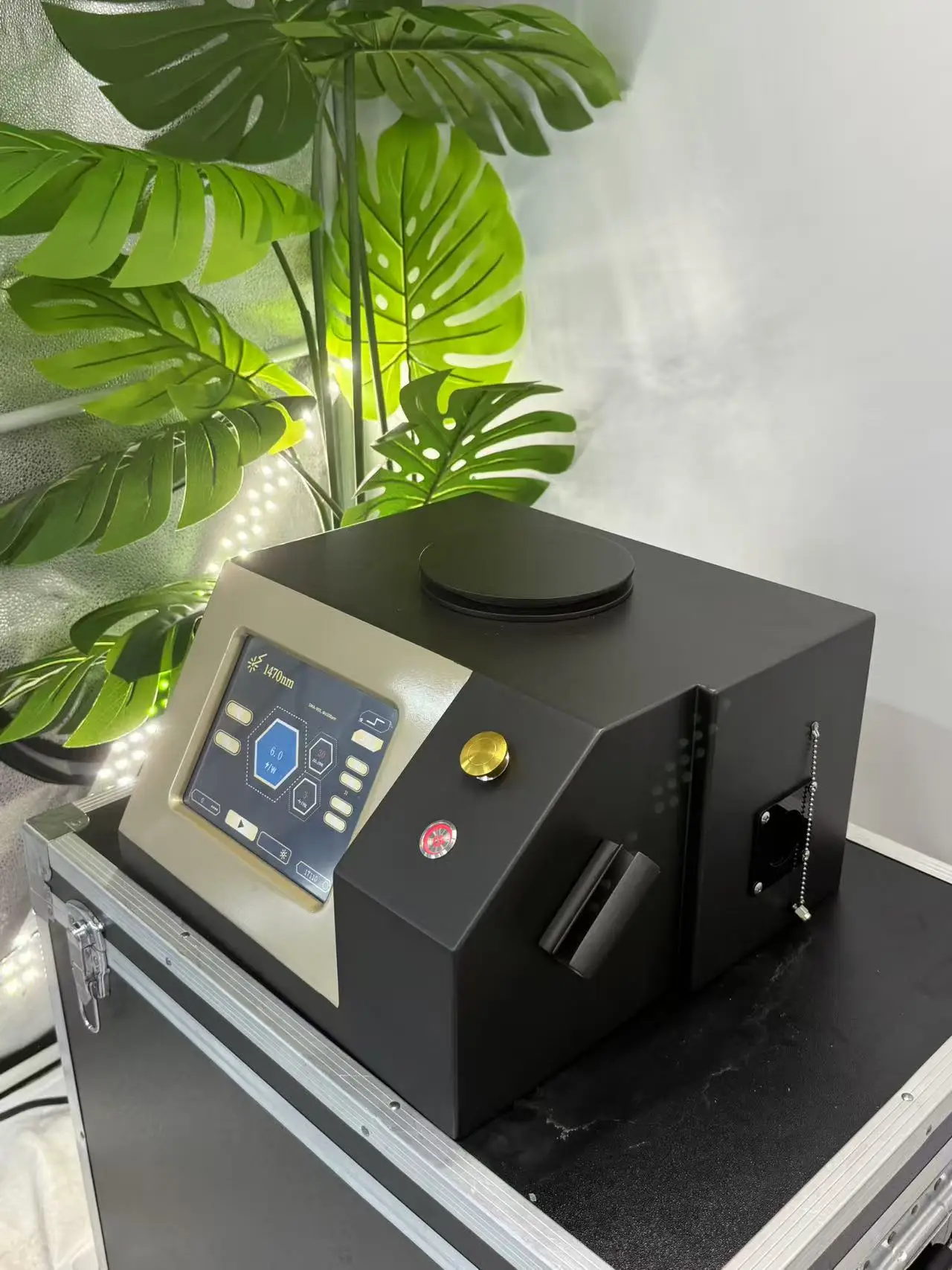 

980nm 6 in 1 Diode Laser Machine Used For Vessel Removal Couperose Spider Veins Fungal Nails Local Fat Dissolution Physiotherapy