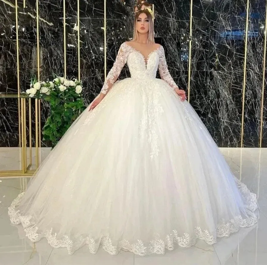 

2025 Elegant V-Neck Wedding Dress Lace Appliques Long Sleeves Sweep Train Princess Ball Gown Bridal Gowns Vestidos De Novia