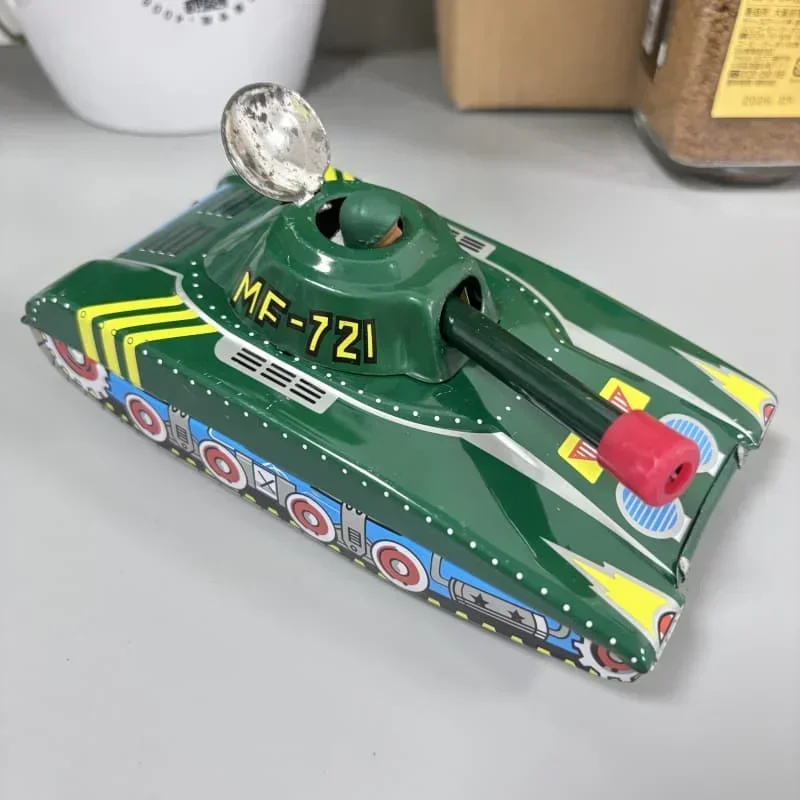 

Metal Walking Tin Tank Robot Mechanical Classic Collection Retro Clockwork Toy Kids Christmas Birthday Gift Wind Up Toy