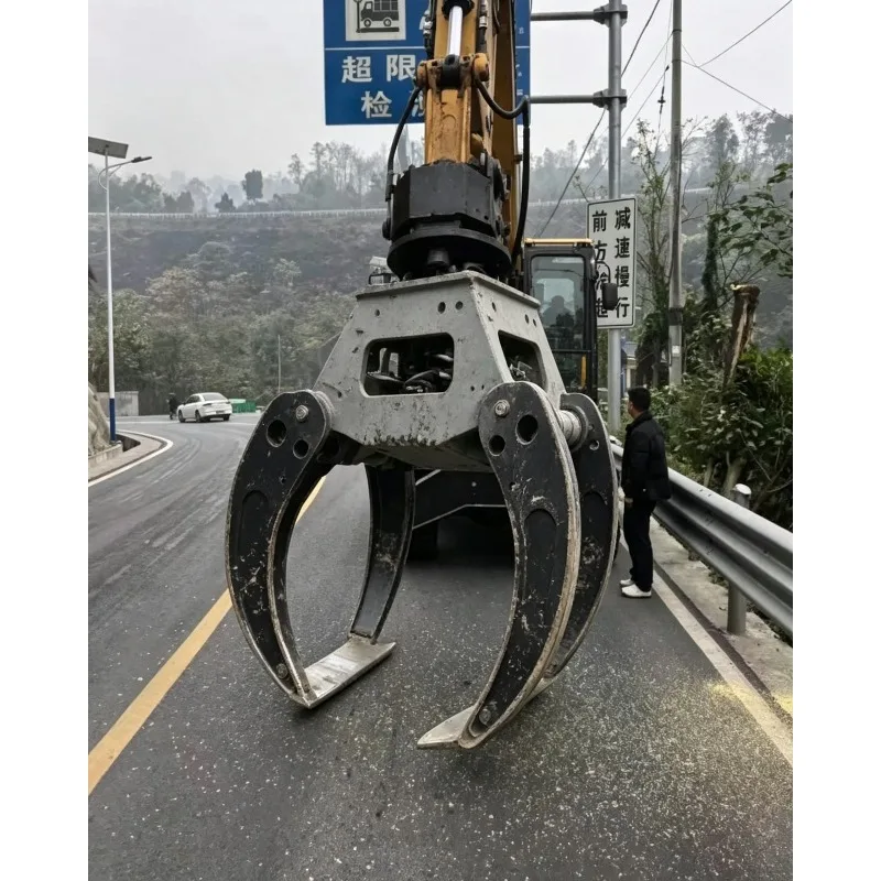 Rotating Wood Cutting Tree Grab Saw Hydraulic Clamp Saw for Excavator Construction Forestry Farm Machine Grapple Saw Gear Core