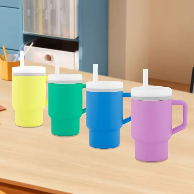 Silicone Drinking Cup with Lid and Straw - A Leak-Proof and Spill-Proof Silicone Straw Cup with a Stopper, Featuring a Cute Desi