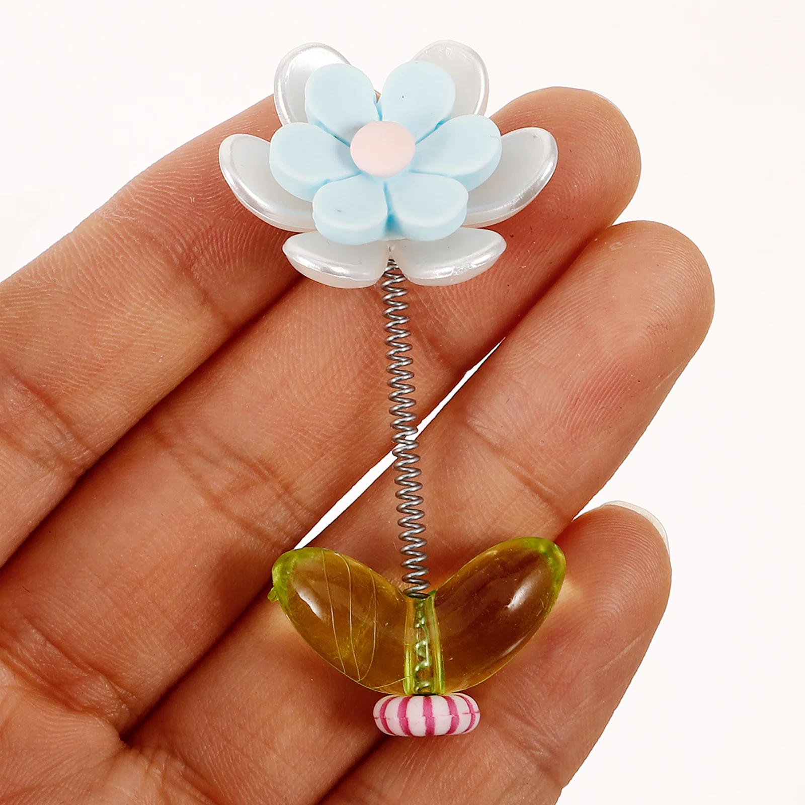 

5Pcs Realistic Daisy Car Dashboard Decor Durable Plastic Flower Craft Easy Install Mini Ornament Home Office Car Ornament