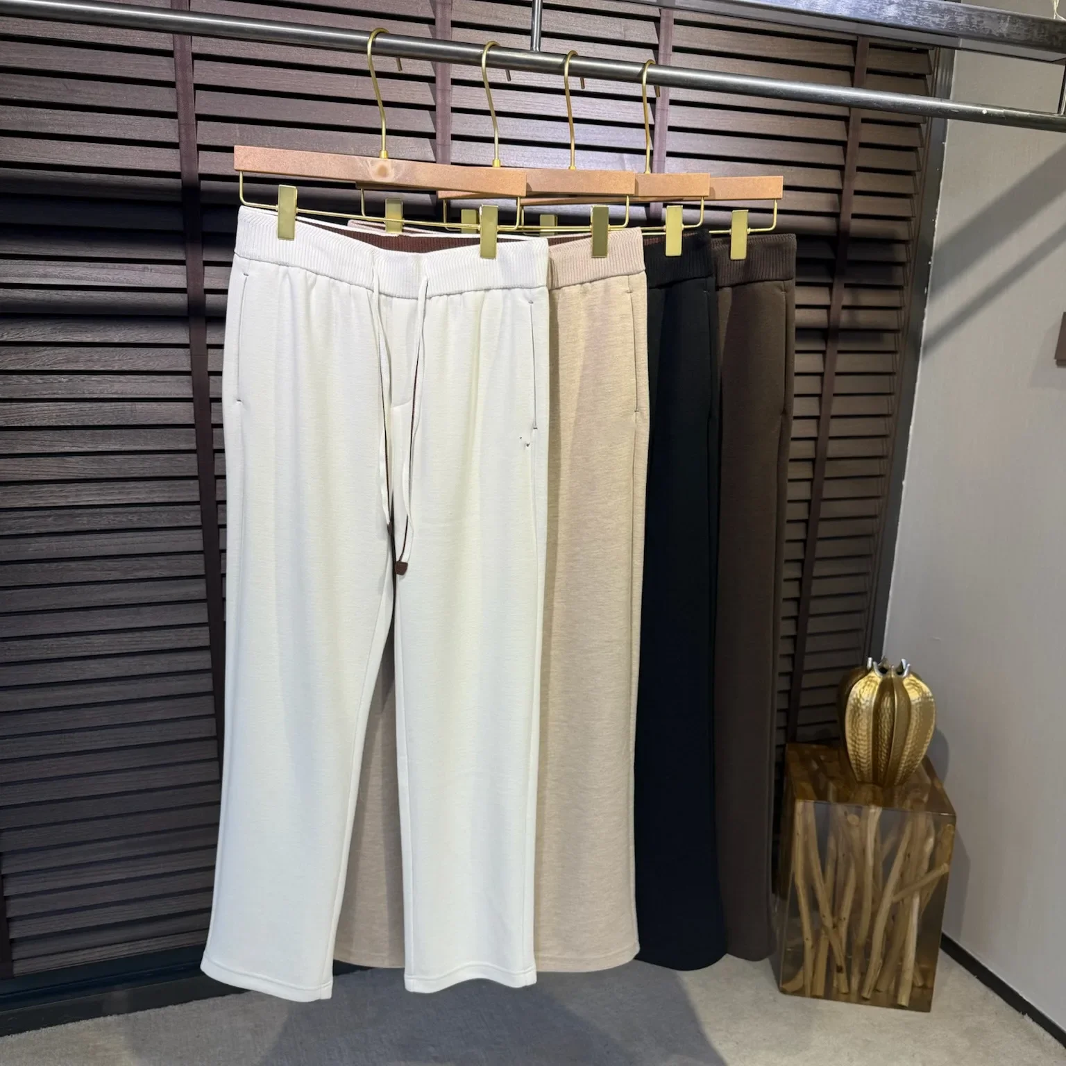 

Итальянские спортивные брюки в стиле old money с эластичным поясом для повседневной носки