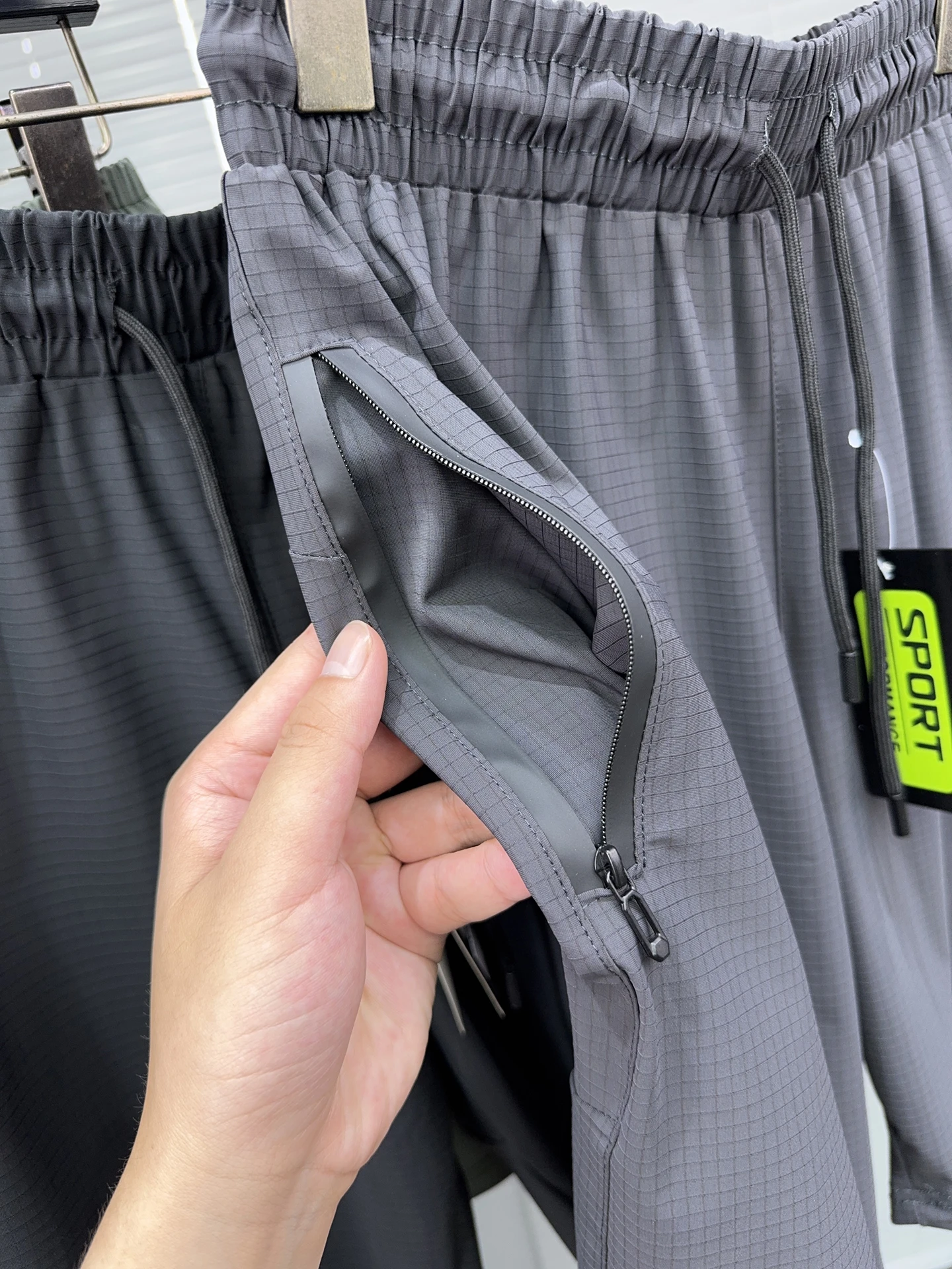 

Svip Men's Lightweight Breathable Ice Silk orts Qui Dry Summer Outdoor Sports Casual Pants Straight Leg mid High Waist