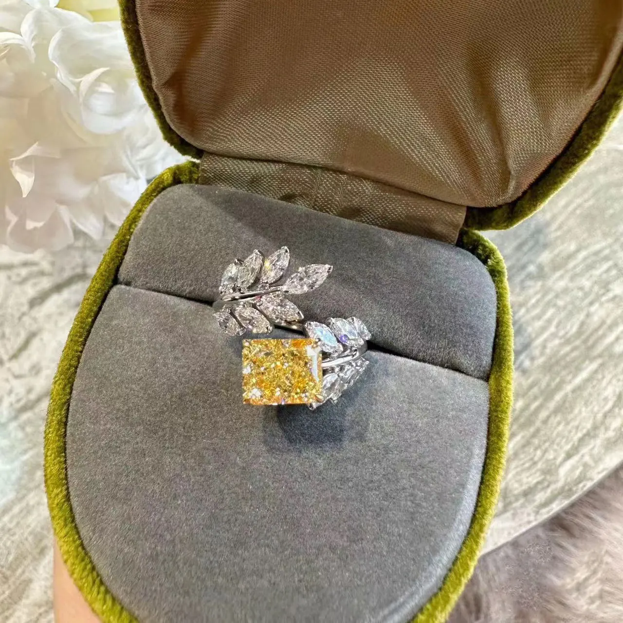Women Fashion Jewelry Princess Cut Yellow Cubic Zirconia Leaf Ring 14K White Gold Plated Wedding Engagement Bride Banquet Ring