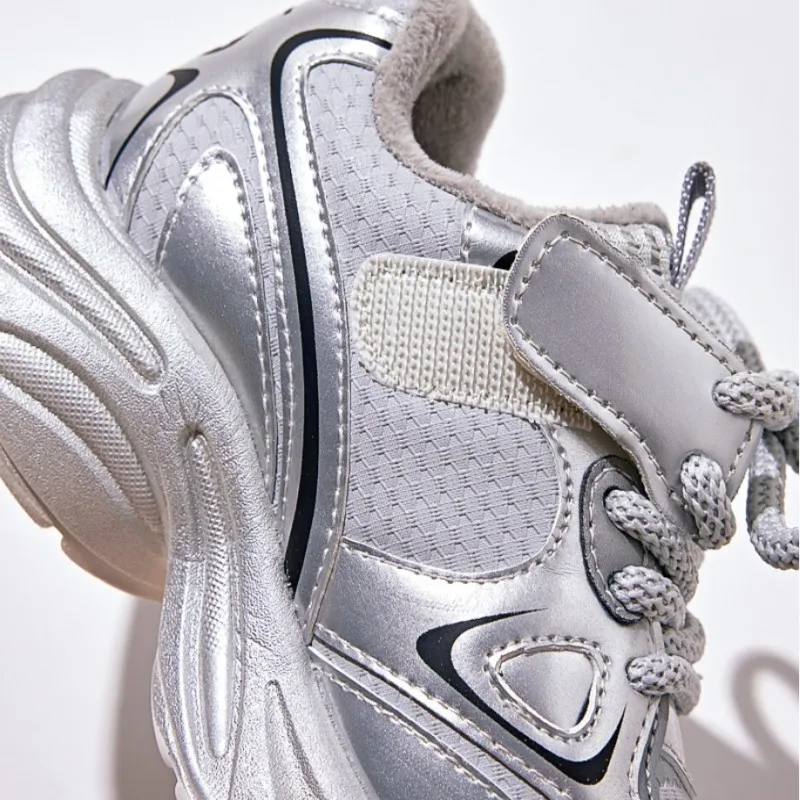 أحذية شتوية للأطفال بمقدمة واسعة مع إضافة أحذية كاجوال من القطن العازل المخملي للأولاد مضادة للانزلاق أحذية جري للتدريب للفتيات #3