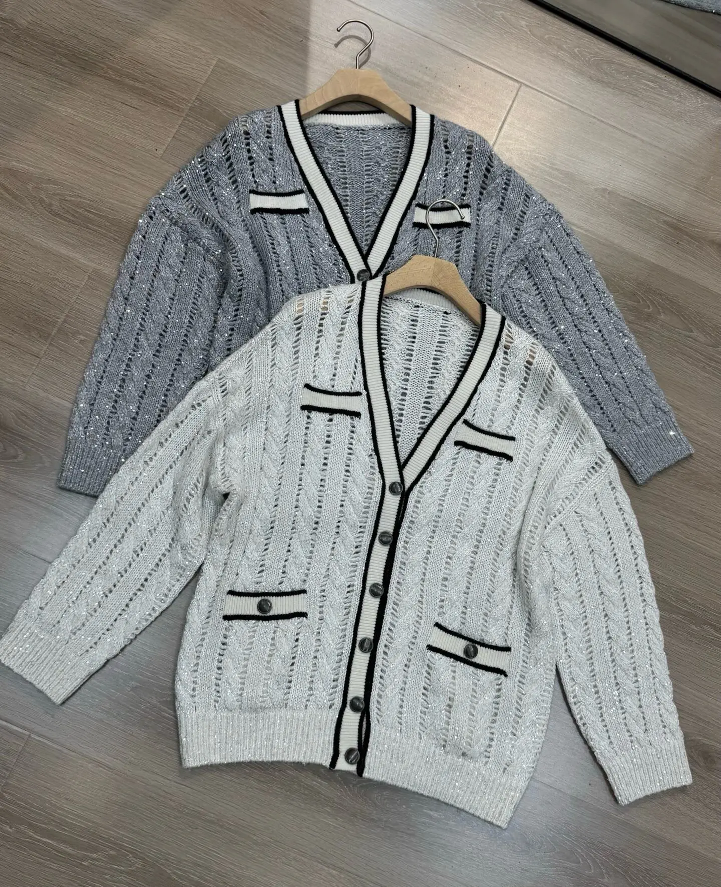 2026 Autumn Winter New Women's High Quality V-neck Cashmere Wool Knitted Cardigan