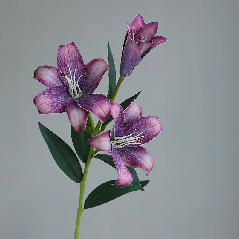 1 قطعة الأوروبية الرجعية 3-رئيس النفط اللوحة زنبق محاكاة زهرة ضوء الفاخرة المنزل طاولة طعام الديكور ورد صناعي زنبق