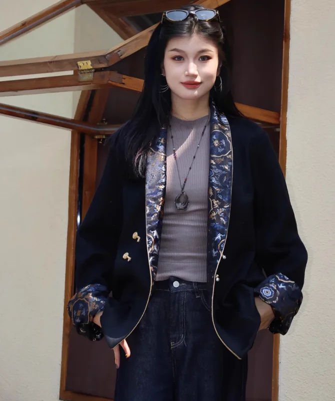 

Chinese Tibetan Women's Double-sided Nylon Jacket