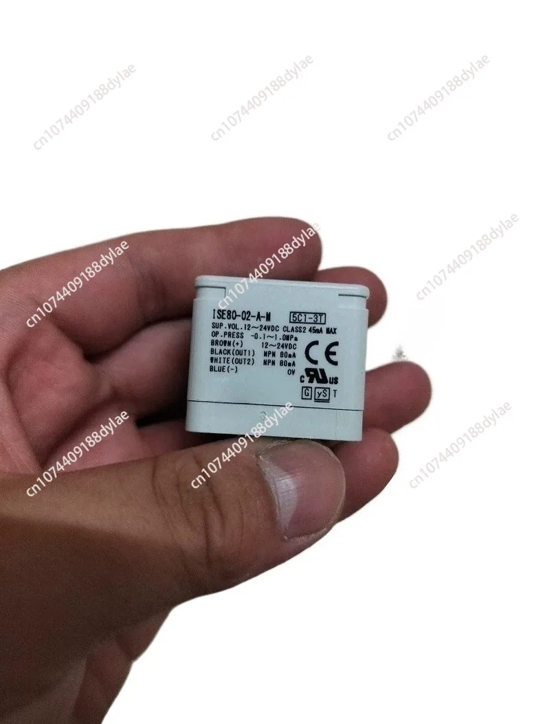 

Оригинальный новый переключатель давления ISE80-02-A-M поддерживает источник питания 12–24 В, диапазон измерений 0–1,0 МПа