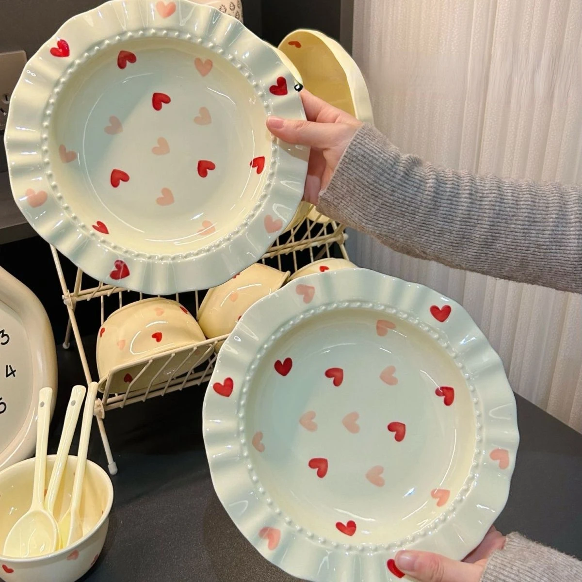 Cream Love Heart Lace Plate 8.5inch French Cake Dish Straw Hat Deep Plate Ceramic Salad Plate Dinner Dish Cutlery Tableware