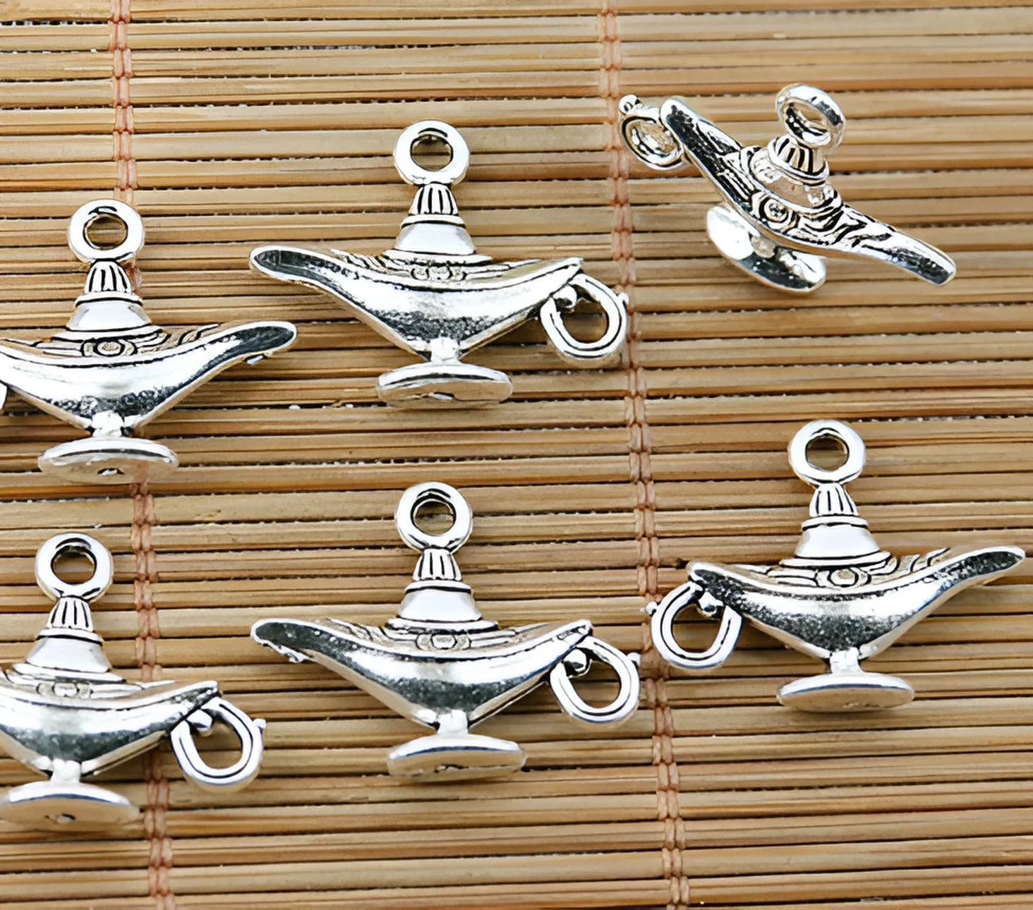 

20pcs 18*23mm Alloy matel tibetan silver vintage pendants HWEF1837