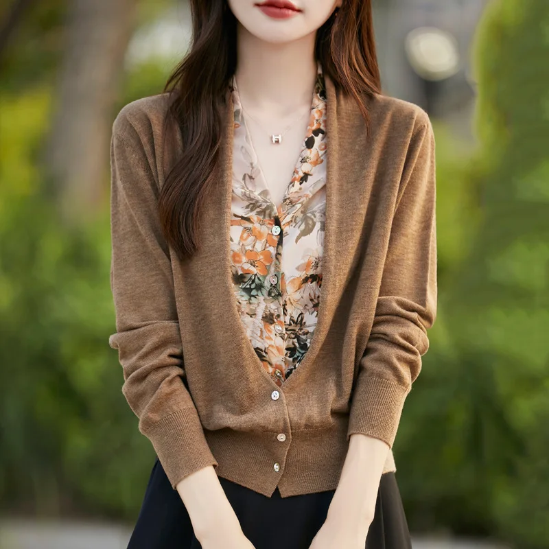 2024 Autumn and Winter New Women's 16-Pin Worsted Wool Ink Painting Two-Piece Pearl Long-Sleeved Top Thin Cardigan