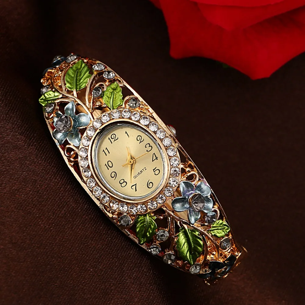 Delicate Alloy Rhinestone Dress Watch Quartz Movement Round Dial Flower Watch Luxury Quartz Bracelet Wristwatch Daily Use