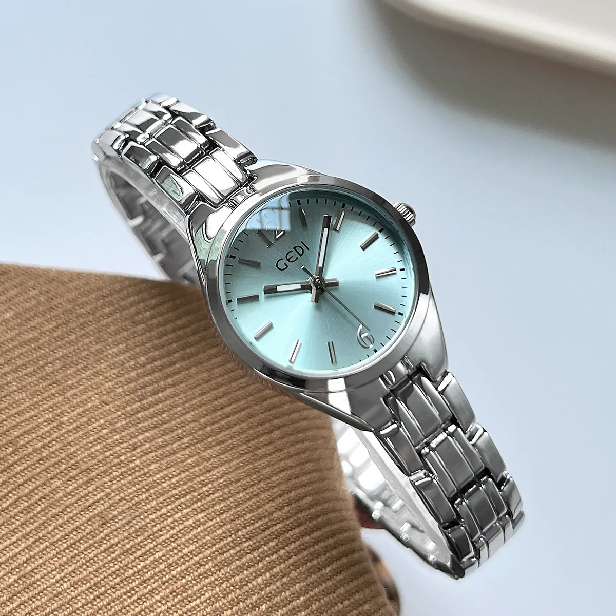 New Women'S Stainless Steel Watch, Luxurious, Exquisite, Stylish, And Simple Quartz Watch For Women, Perfect For Everyday Wear.