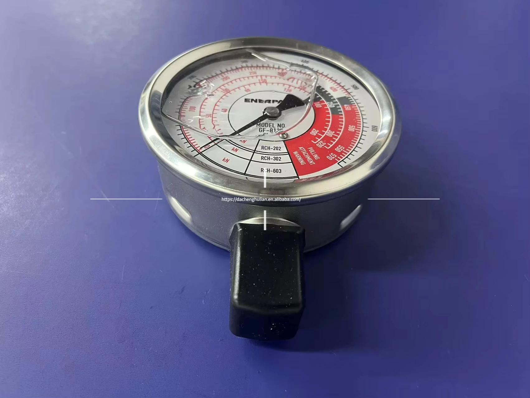 Hydraulic Force and Pressure Gauge Metric Scale for Use with 20, 30, and 60 Ton Cylinders