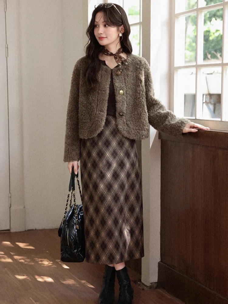 

ALXNAN Vintage Plaid Skirt Autumn Winter High-waisted Zipper Slim A-line Skirt Casual Versatile Commuter Woman's Clothes L58926