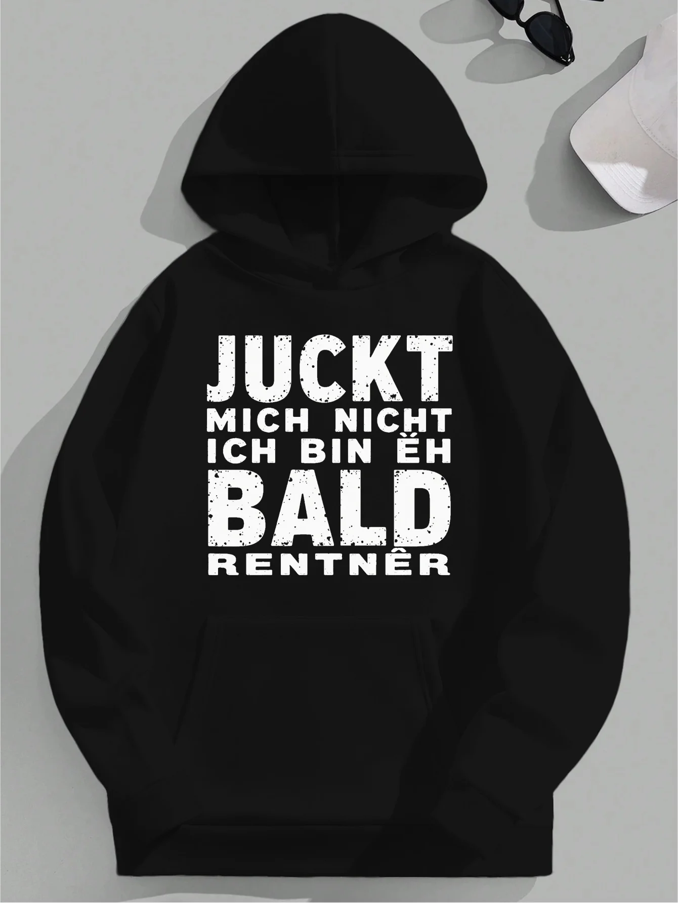 

Men's retirement t-shirt - German text "Juckt Mich Nicht Bald", casual and loose fit, long sleeves, geometric pattern