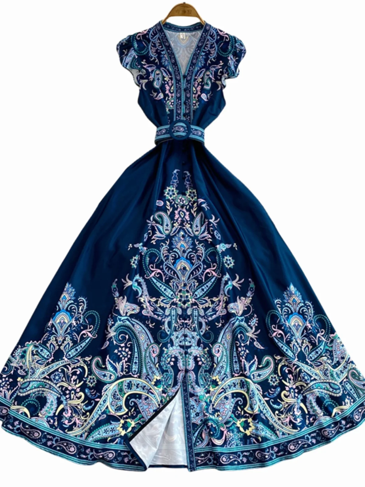 Vestido Estampado Estilo Vintage E com Botão Único Decote em V Classe Fena Saia Midi em A Estilo Coreano para o Di...