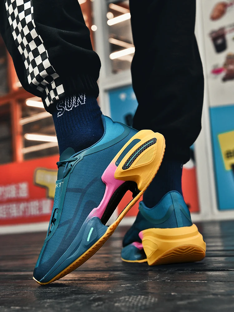 

2025 new men's and women's sports shoes, stable support carbon plate, non-slip rebound breathable thick-soled sports shoes