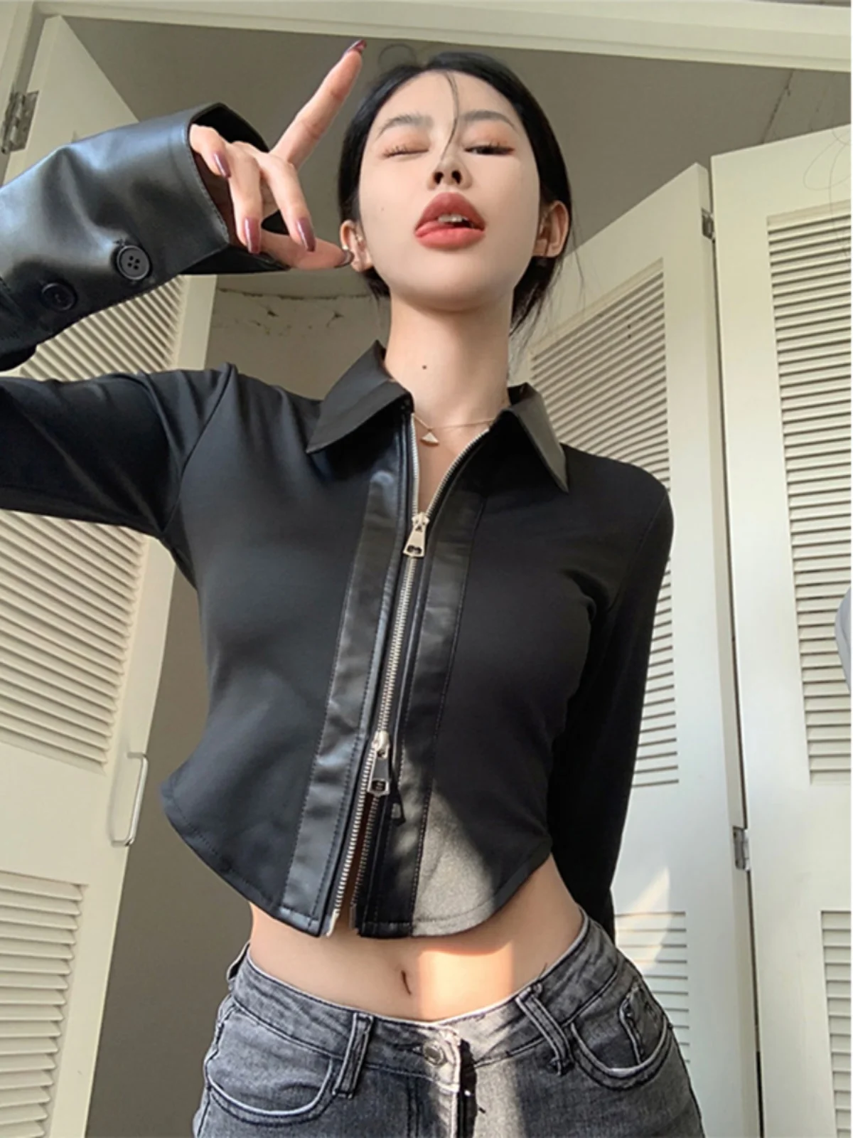 Spicy Girl Design Feel Spliced Leather Short Coat for Women's Spring and Autumn New Network Red Unique Slim Fit Long Sleeved Top