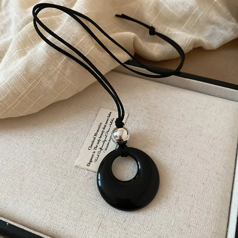 Disk Necklaces with pendant Synthetic leather Rope Geometry pendant necklace Cheap things