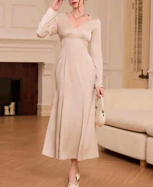 シルクサテンの女性用ドレス、フランスの高級感あふれる雰囲気、Vネック、ウエストシェイプ、長袖、フィッシュテールドレス、宴会に最適