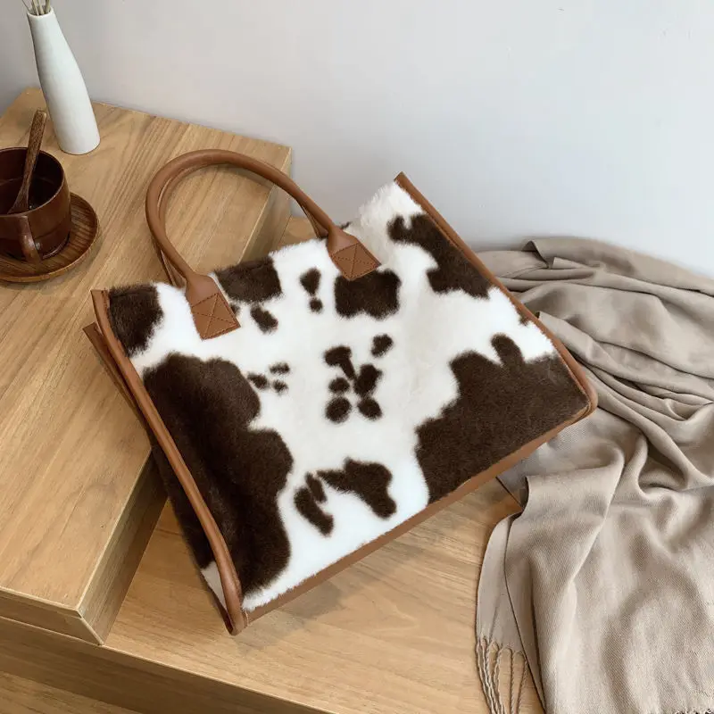 Fashion Women Shoulder Bag Plush Tote Shopper Bag Creative Cow Pattern Pluffy Underarm Bag Girls Fashion Handbags