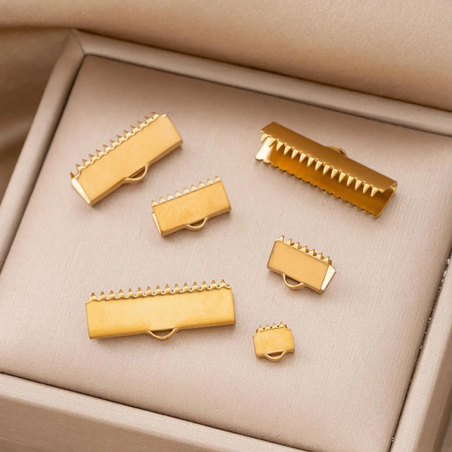 20 Stück/Set Edelstahl-Crimpspitzen für Bänder und Kordeln zur Herstellung von DIY-Halsketten, Armbändern, Ohrringen und Schmuck mit Faltkordelspitzen – Detail 3