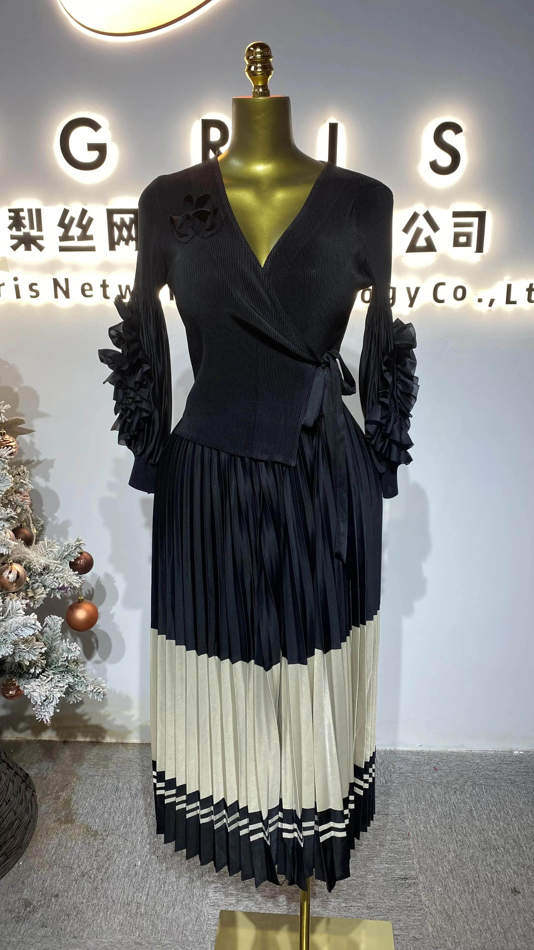 

Hot-selling new 2025 two-piece women's fashion casual pleated skirt-GZXX255