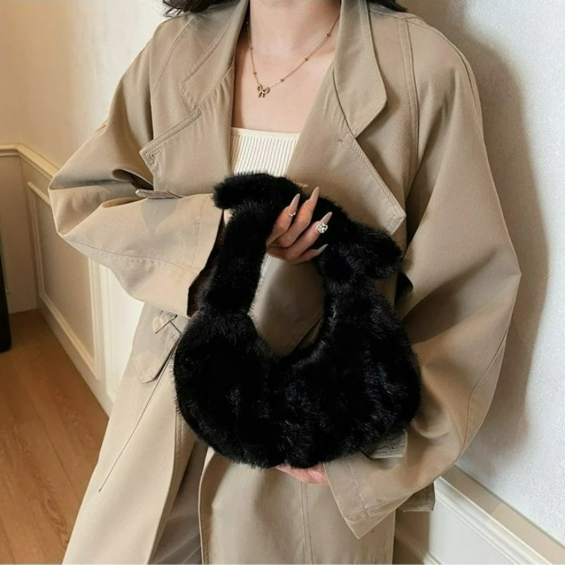 New Cute Plush Hand-held Small Bag, Solid Color Pleated Hand-held Cloud Bag, A Versatile and Fashionable Underarm Bag for Ladies