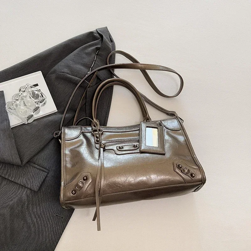 Luxe hoogwaardige minimalistische vintage crossbodytas met letterlogo voor dames Casual commuter Modieus en elegant leer