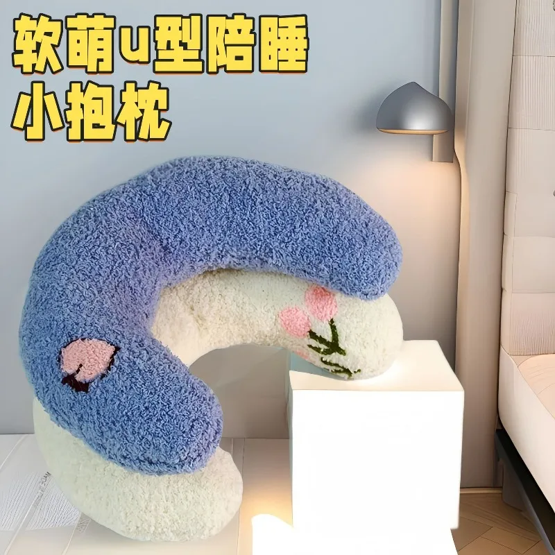 

The U-shaped Cat Pillow for Protecting The Cervical Vertebrae Is A Plush, Soft and Comfortable Toy for Sleeping