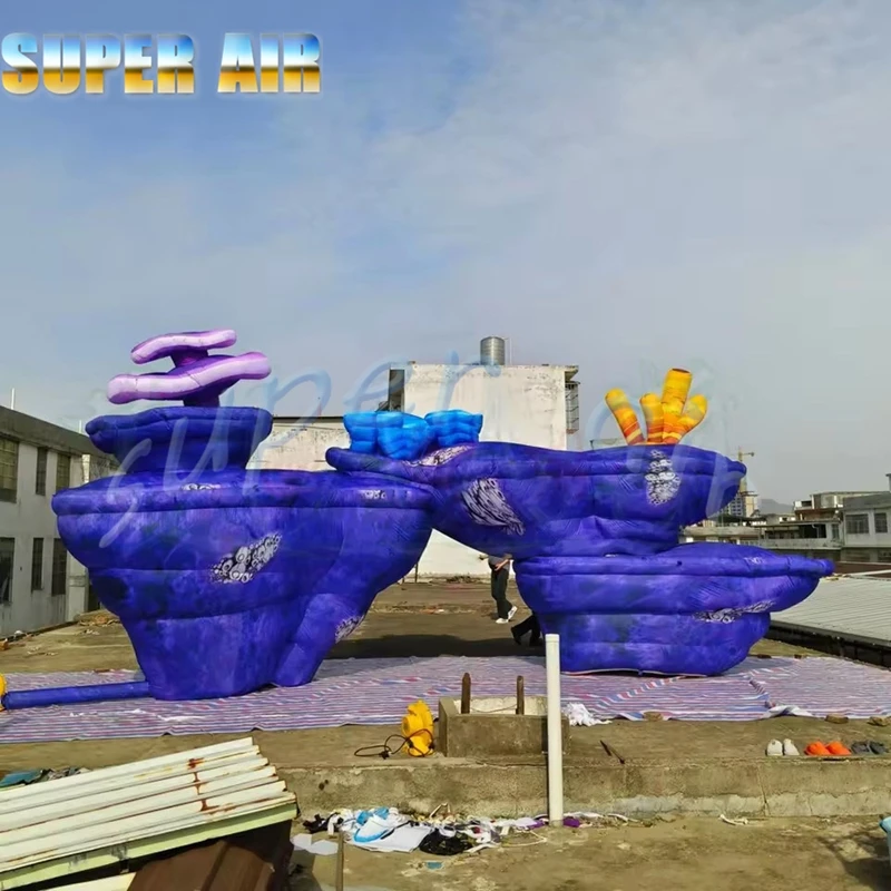 Großhandel tiefblauer aufblasbarer Stein mit Korallen, Schwammrohr-Modellballon für Bühnenhintergrunddekoration