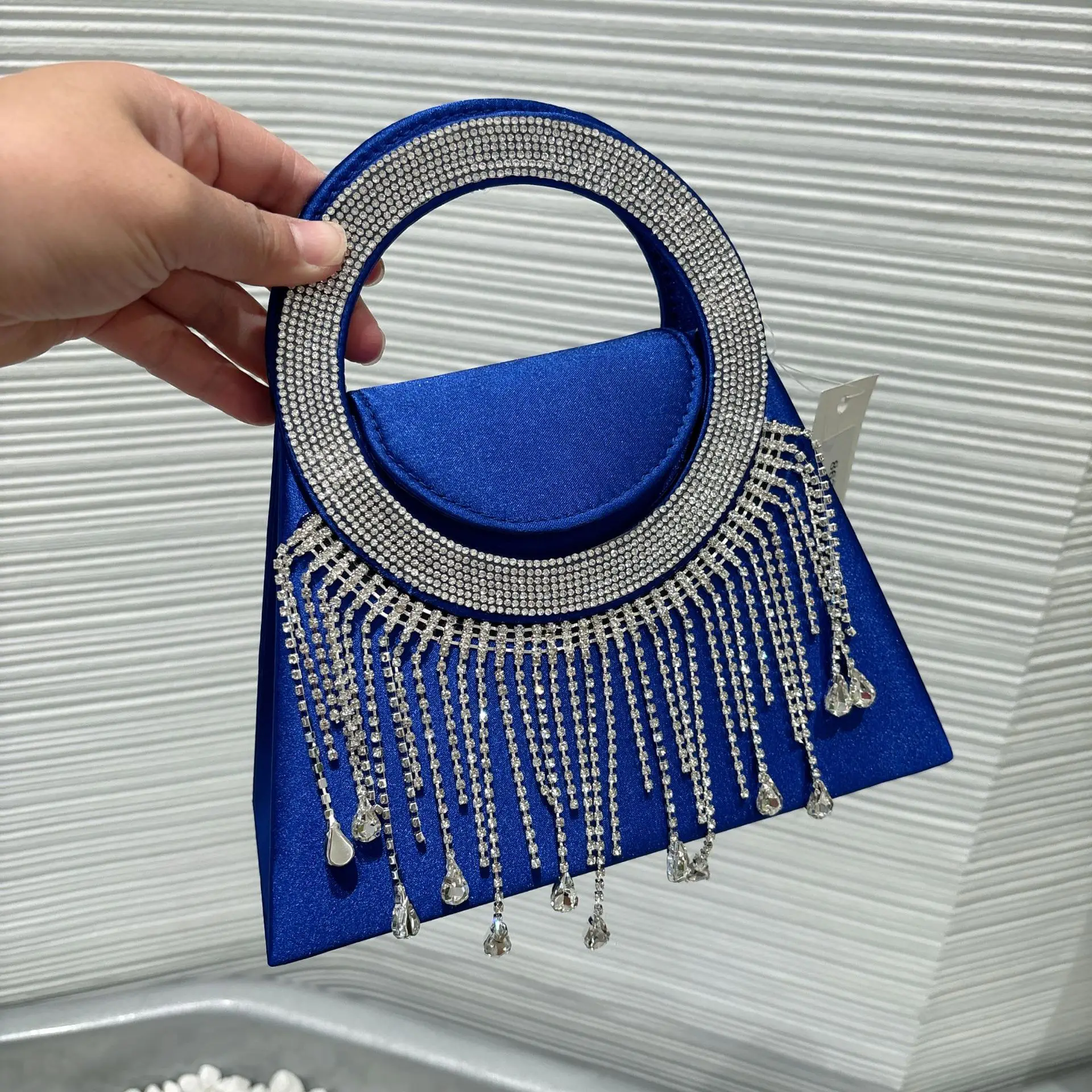 Original Designer Marken-Damenhandtasche mit Mehrschichtiger Quastenkette Modische Luxus-Strass-Taschen für Frauen – Detail 4