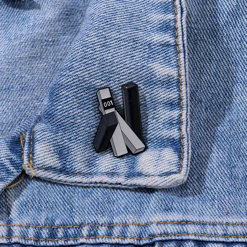 Broches esmaltados divertidos de TARS espacial, alfileres de robot de viaje interestelar con personalidad