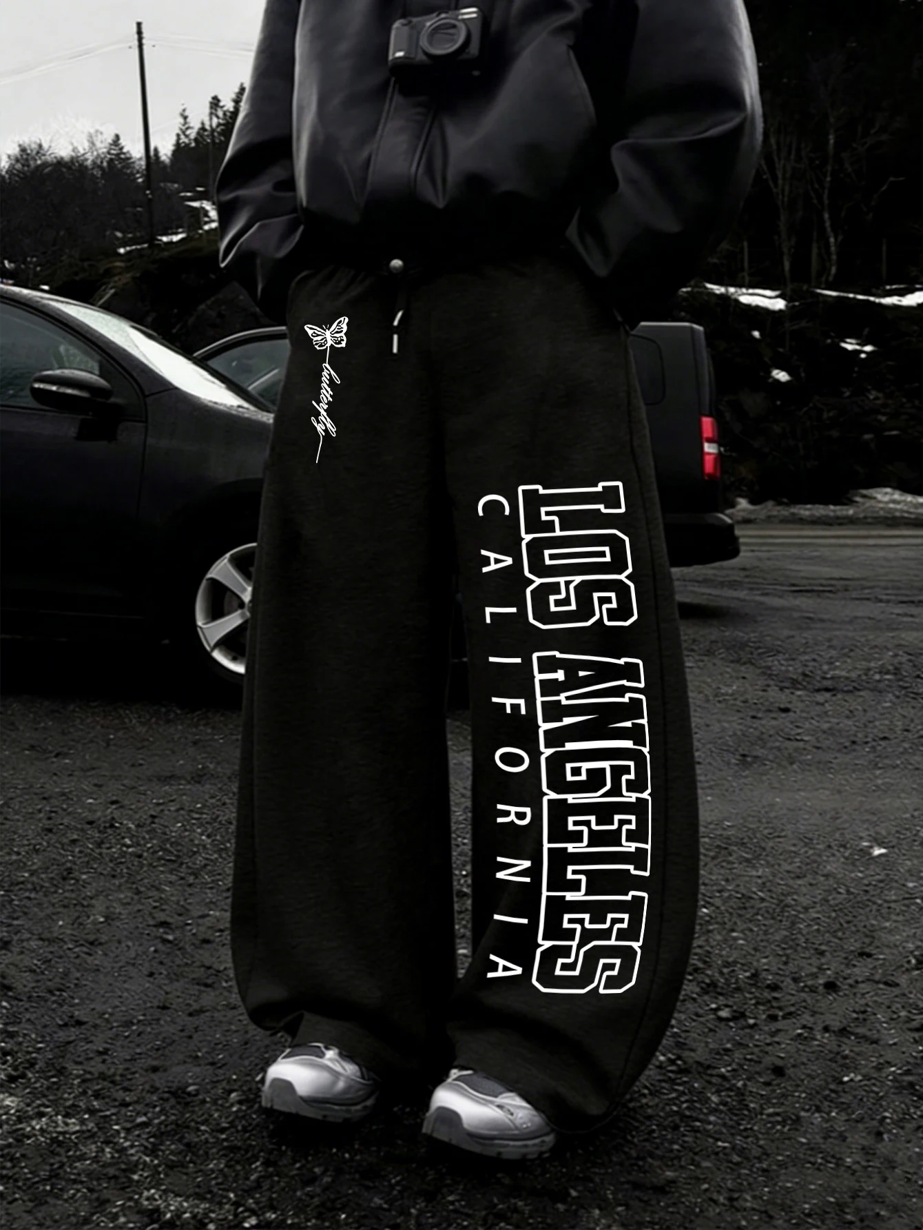 Men Los Angeles California Vertical Letter Butterfly Script Print Wide Leg Joggers, Y2K Vintage Streetwear Drawstring LooseBaggy