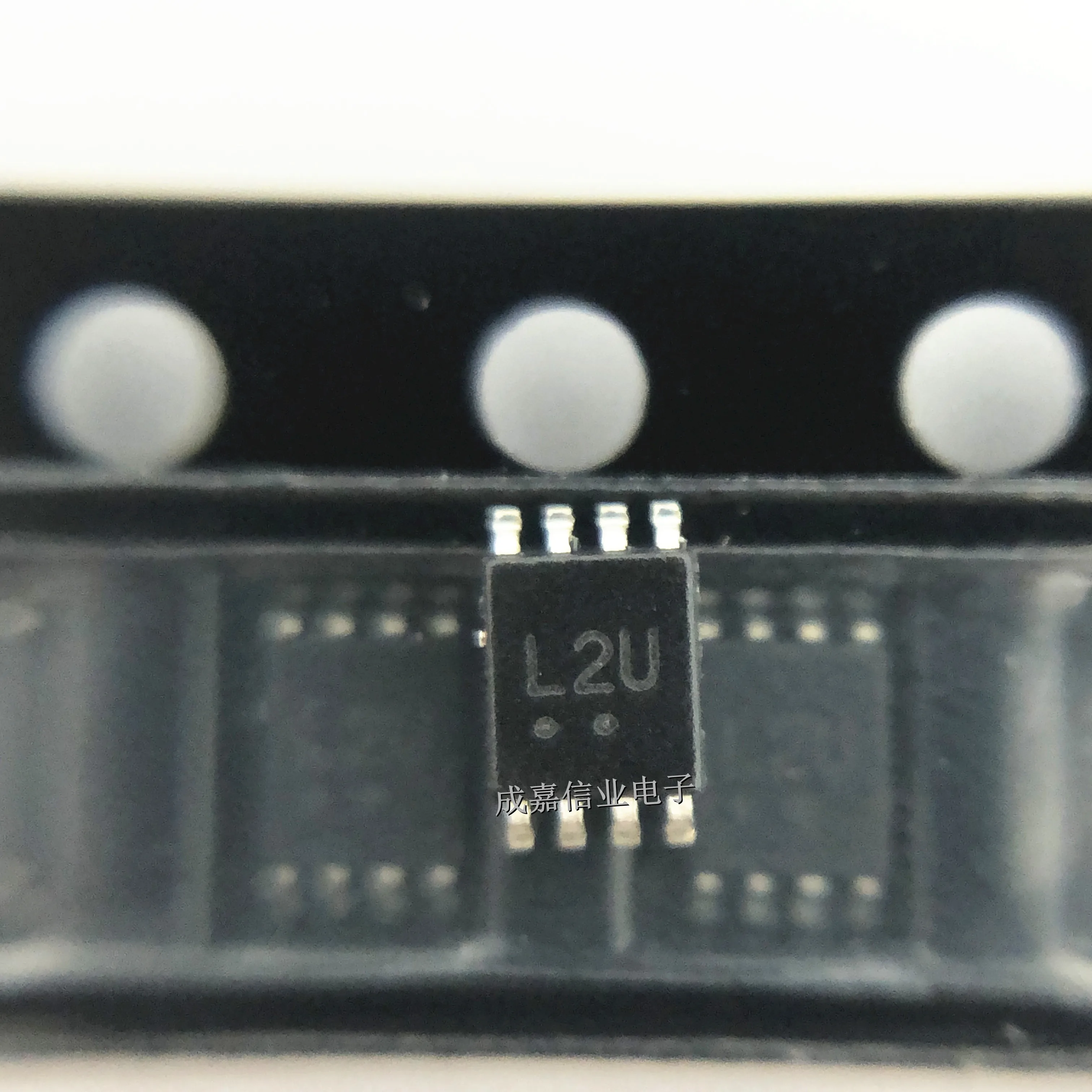 

10pcs/Lot NL27WZ08USG US-8 MARKING;L2 Logic Gates 1.65-5.5V Dual 2-Input AND Operating Temperature:- 40 C-+ 85 C