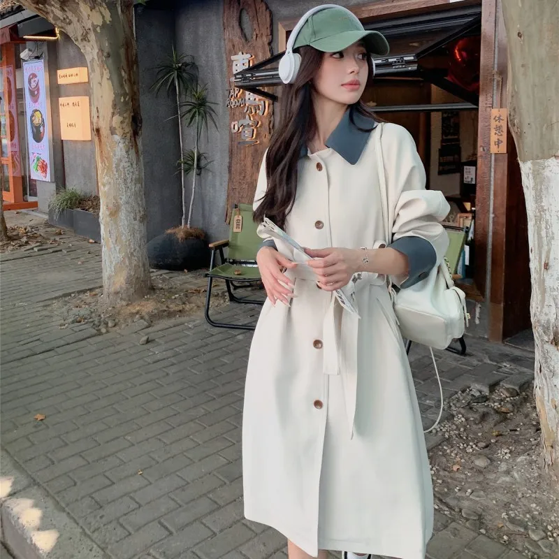A new youthful versatile comfortable and skin-friendly casual fashion trench coat with contrasting colors