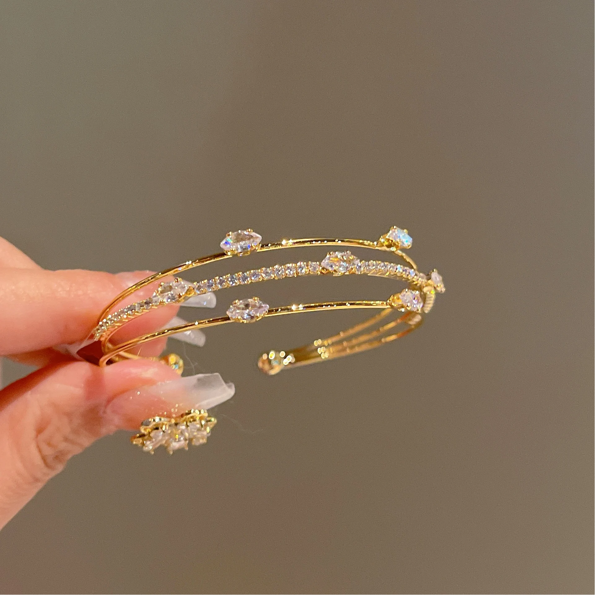 

Luxury Gold Color Cuff Bracelets For Women White Clear Zirconia Stone Fine Jewelry Fashion Party Charm Bangles Accessories