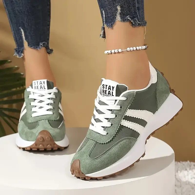 Neue Designer-Turnschuhe für Damen, Sportschuhe, Turnschuhe mit dickem Boden, lässige modische Turnschuhe, leichte, weiche Bottm-Laufschuhe