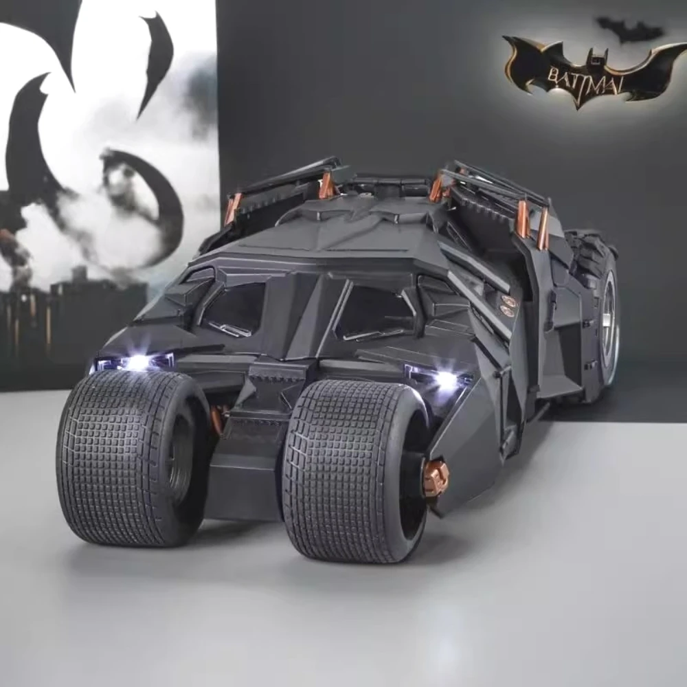 

1:24 Scale Batmobile Model Classic Car Toy Metal Diecast Sound & Light Spray Fighting Vehicle Models Decoration Display Ornament
