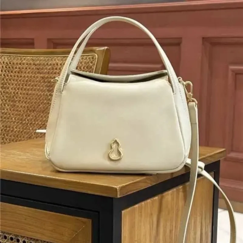 Soft Durable Leather: Versatile Women's Commuter Handbag & Crossbody Bag