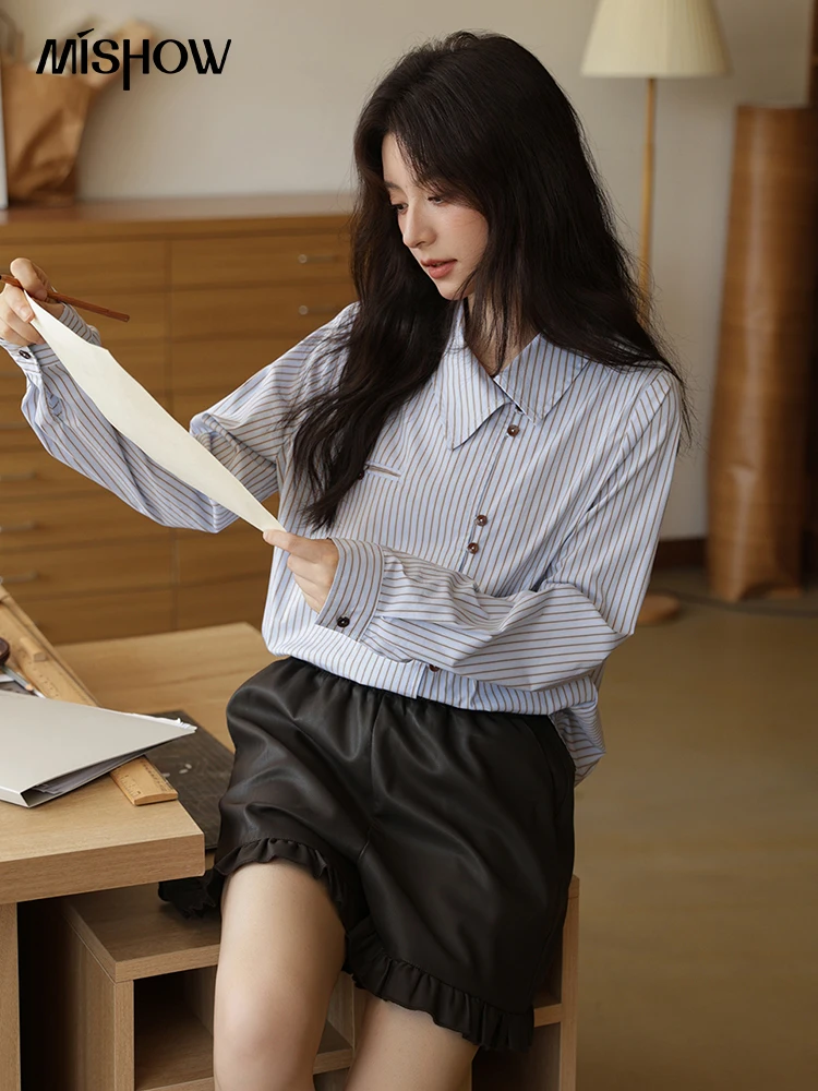 MISHOW قميص نسائي مخطط غير متماثل لخريف 2025 وصل حديثًا ملابس كلاسيكية فضفاضة بأكمام طويلة ملابس نسائية للركاب MXE42C2375