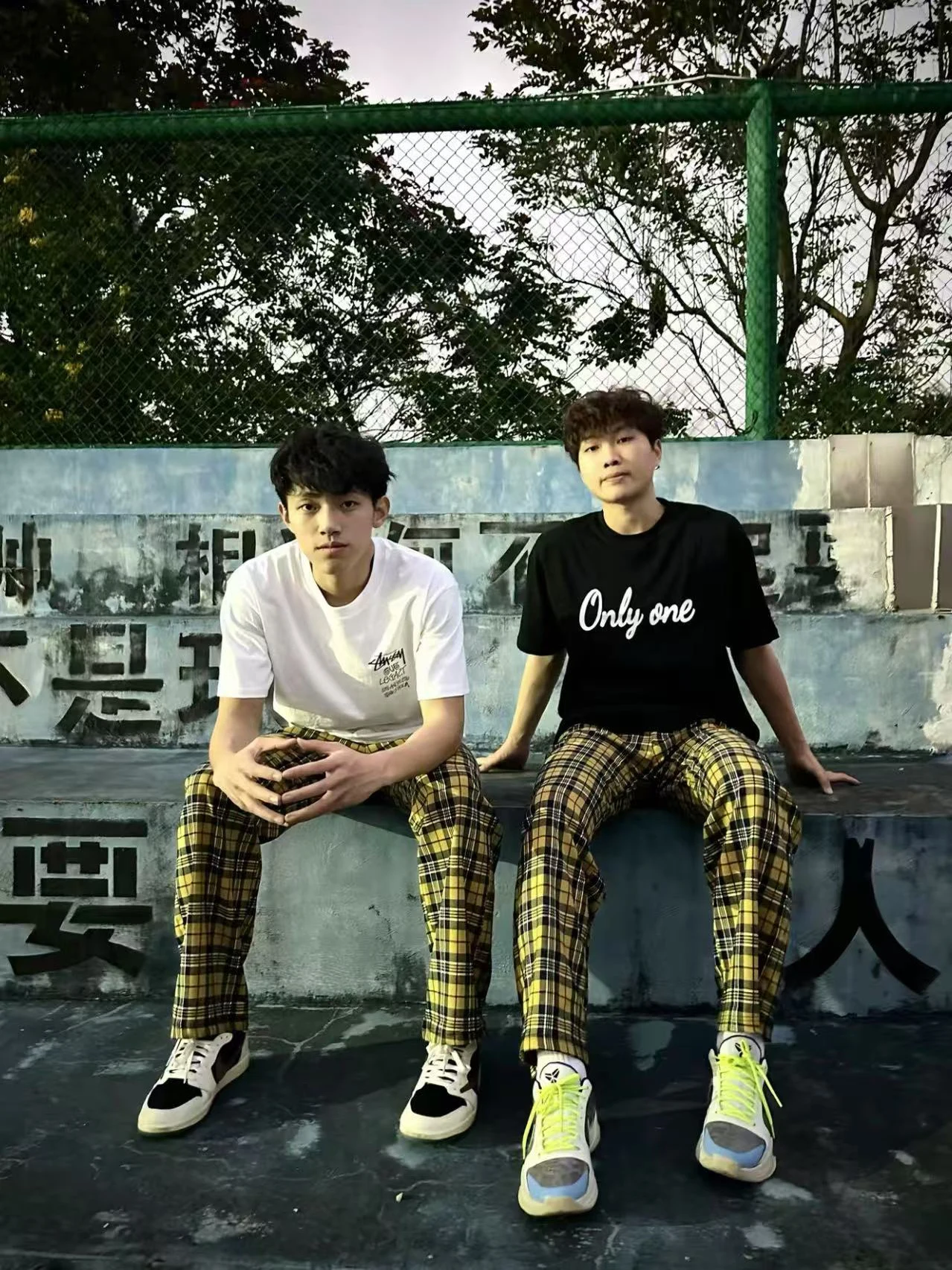 Pantaloni a gamba dritta casual da uomo a gamba larga scozzese giallo retrò americano per tutte le stagioni Tempo libero quotidiano Versatile vestibilità ampia e pulita