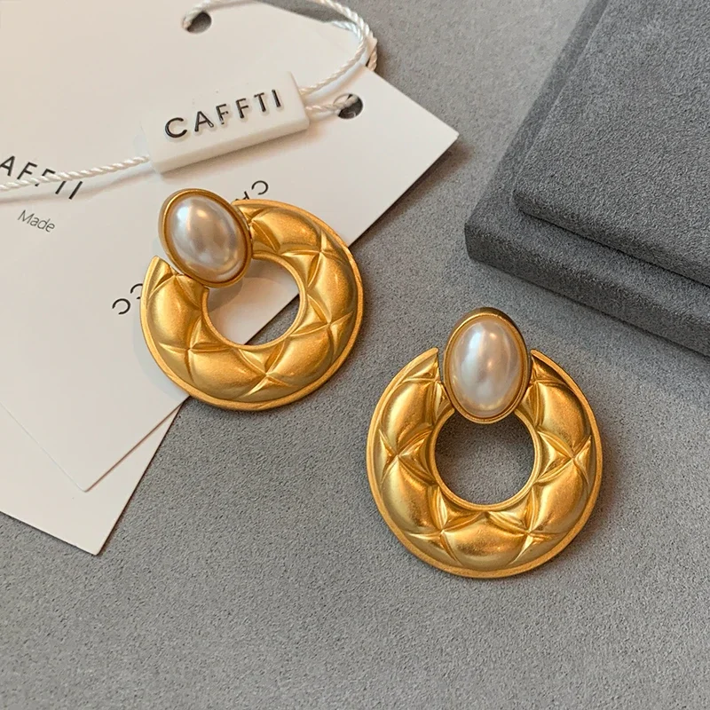 Modern Jewelry Simulated Pearl Texture Metal Round Drop Earrings For Girl Gift Temperament Dailly Wear