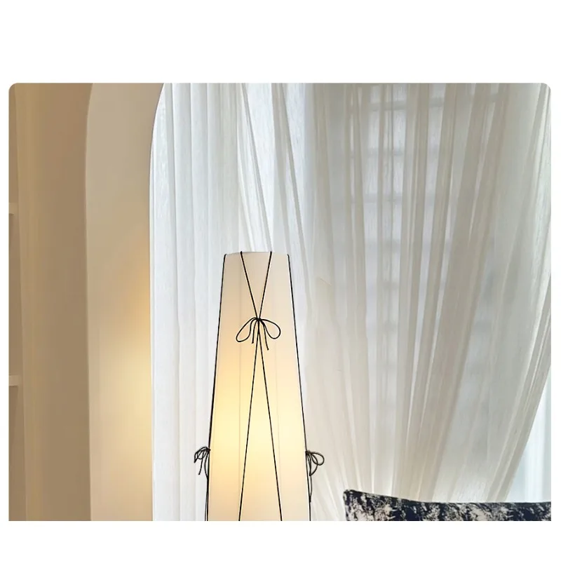 Lighting color Medieval wabi-sabi wind floor lamp, high-end decoration next to the sofa in the living room, atmosphere