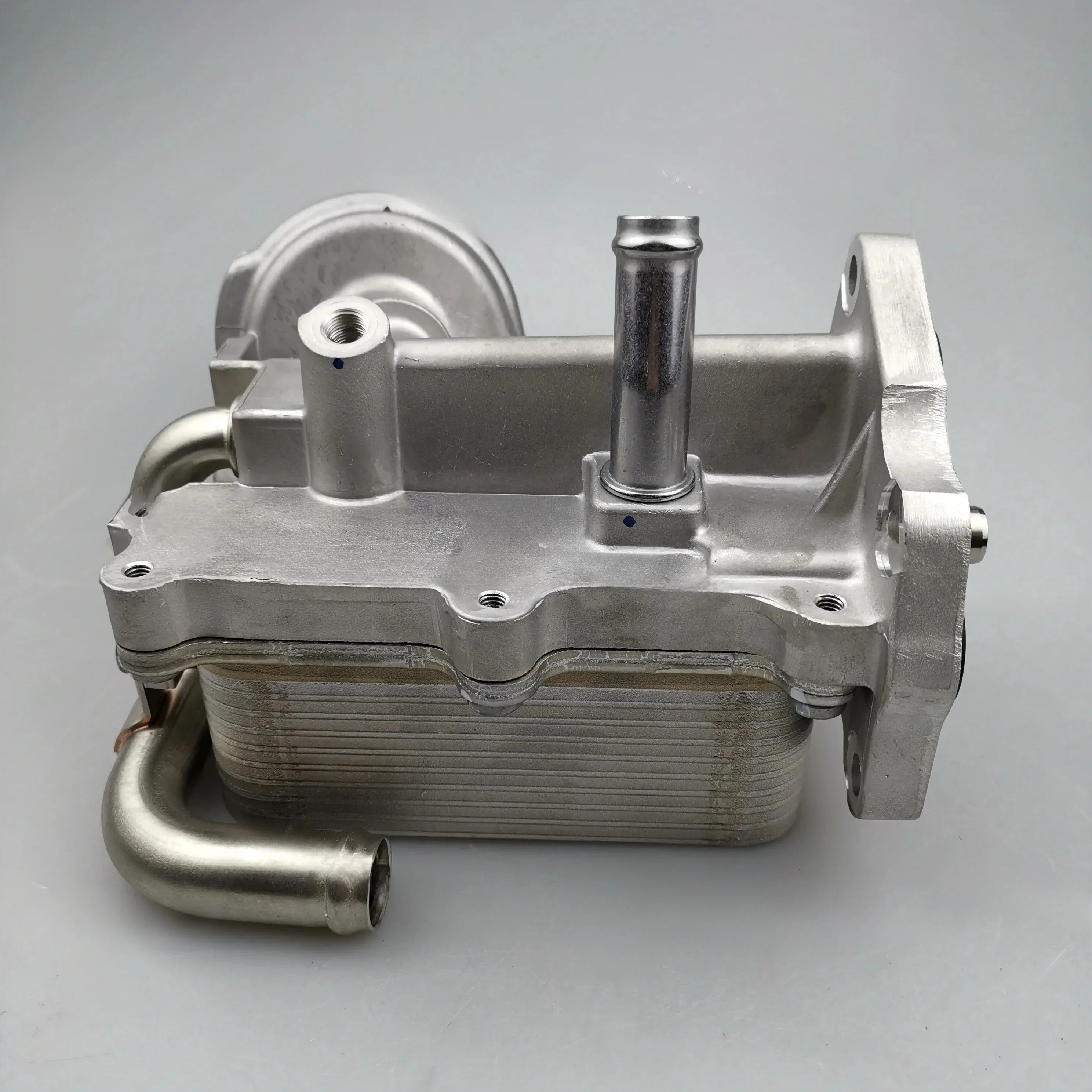 T60 V80 G10 D90 V90 2.0T Original Oil Filtration Cooling Module C00215289 C00334135