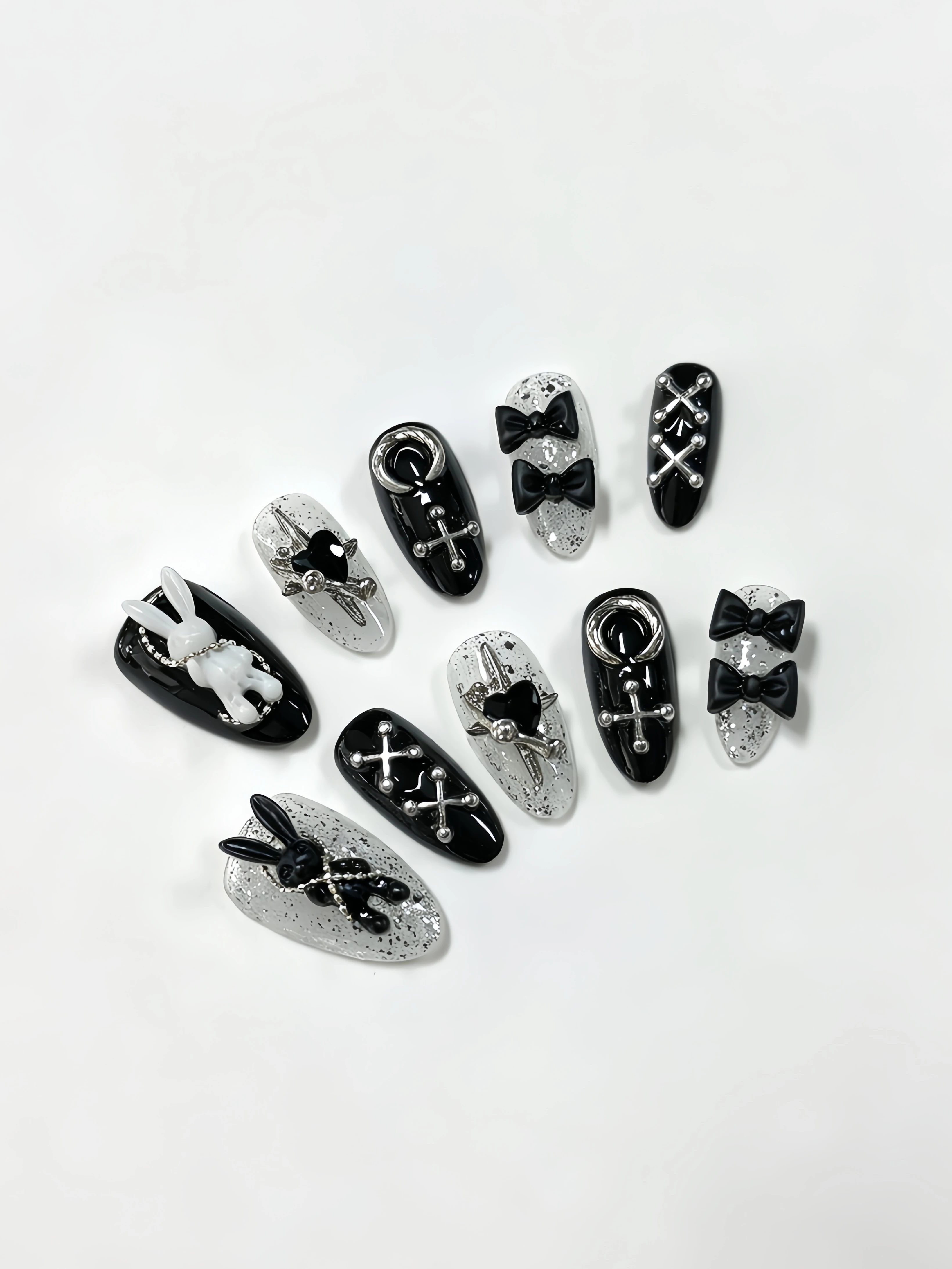 10 Almond-Shaped Nails, Black and White Gothic Rabbit Chain Heart Diamond Silver Glitter Nail Art, Rock Birthday Exquisite Style, Hot Girl Commuter Style, Everyday Versatile Style, Bar Y2K Punk Style Fake Nails, Halloween Sweet Cool Look view 2